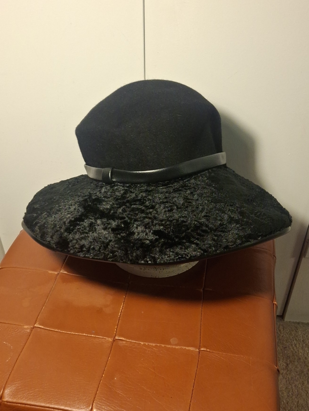 Oscar de la Renta Black Wide-Brim Felt Hat with Leather Trim